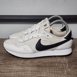 Nike MD Valiant GS (CN8558-100) Women's Running Shoes Size 6.5 (Youth 5) White